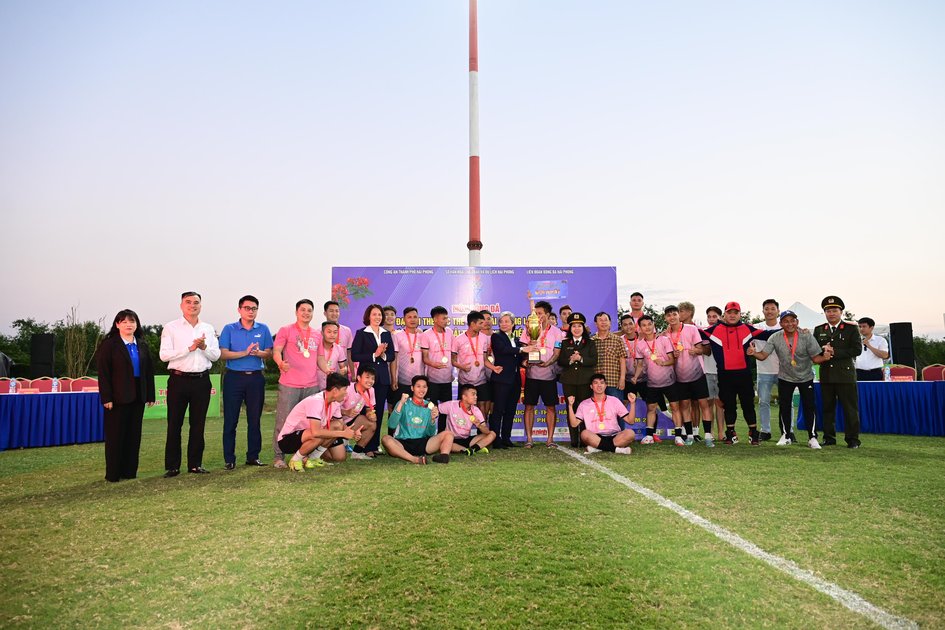 Bế mạc và trao giải môn bóng đá Đại hội TDTT Hải Phòng lần thứ X, Cúp Chuyên đề An ninh Hải Phòng - Nhựa Tiền Phong năm 2025: Đội tuyển phường Lê Chân xuất sắc giành cúp vô địch